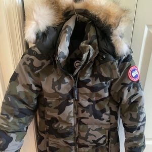 Canada Goose Women’s parka with fur hood
